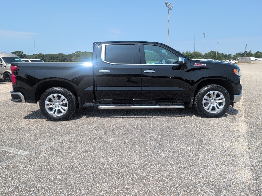 2025 Chevrolet Silverado — detail view