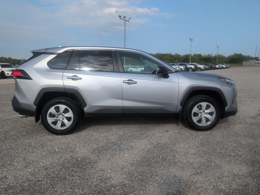 2025 Toyota RAV4 — detail view