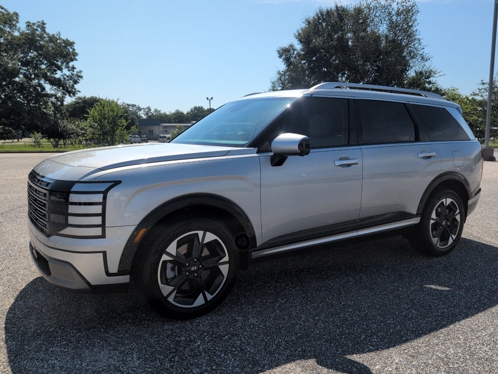 2026 Hyundai PALISADE Limited in Typhoon Silver Metallic — front three-quarter view
